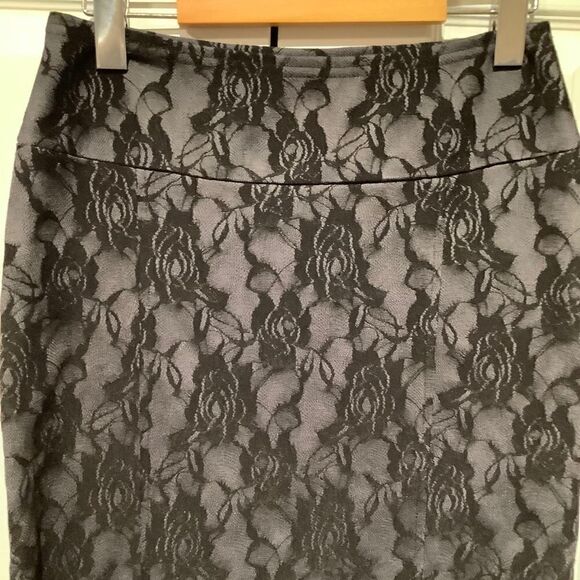 ‎STUDIO POINT BLACK LACE SKIRT - Picture 2 of 6
